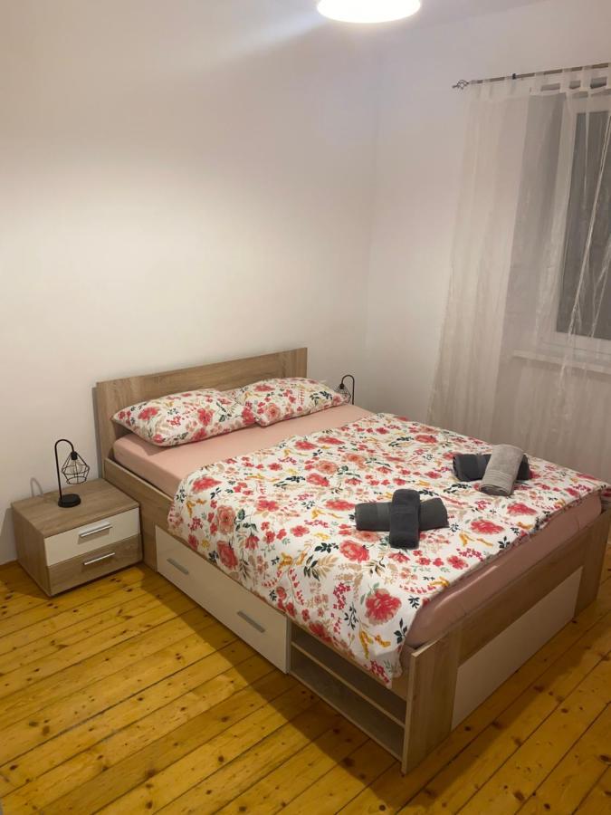 Seki House Apartment Piran Bagian luar foto