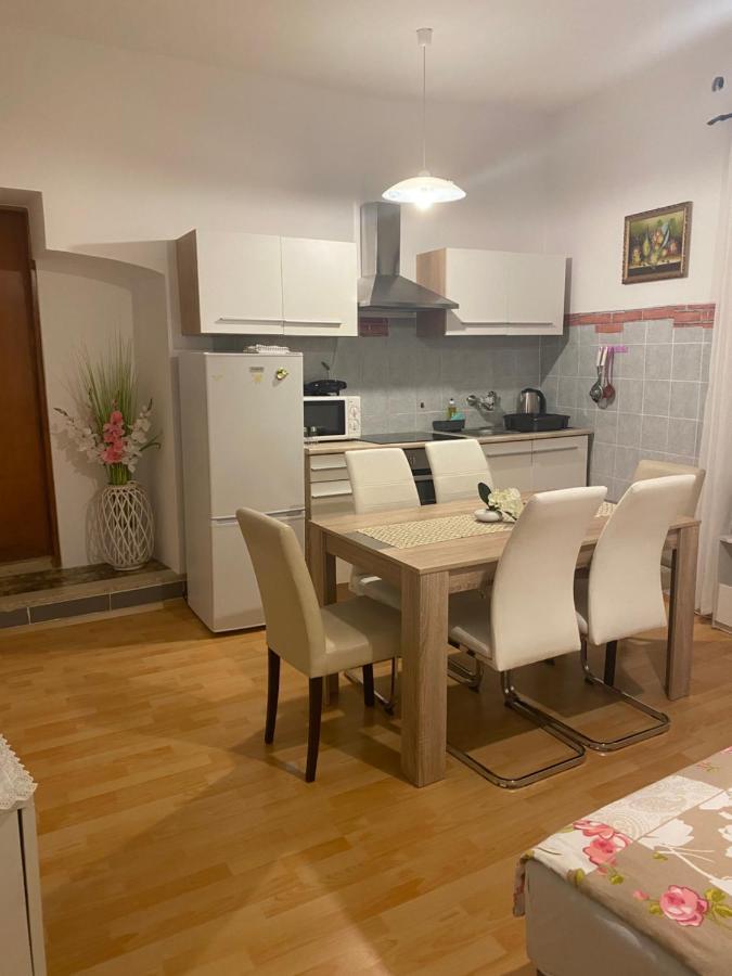 Seki House Apartment Piran Bagian luar foto